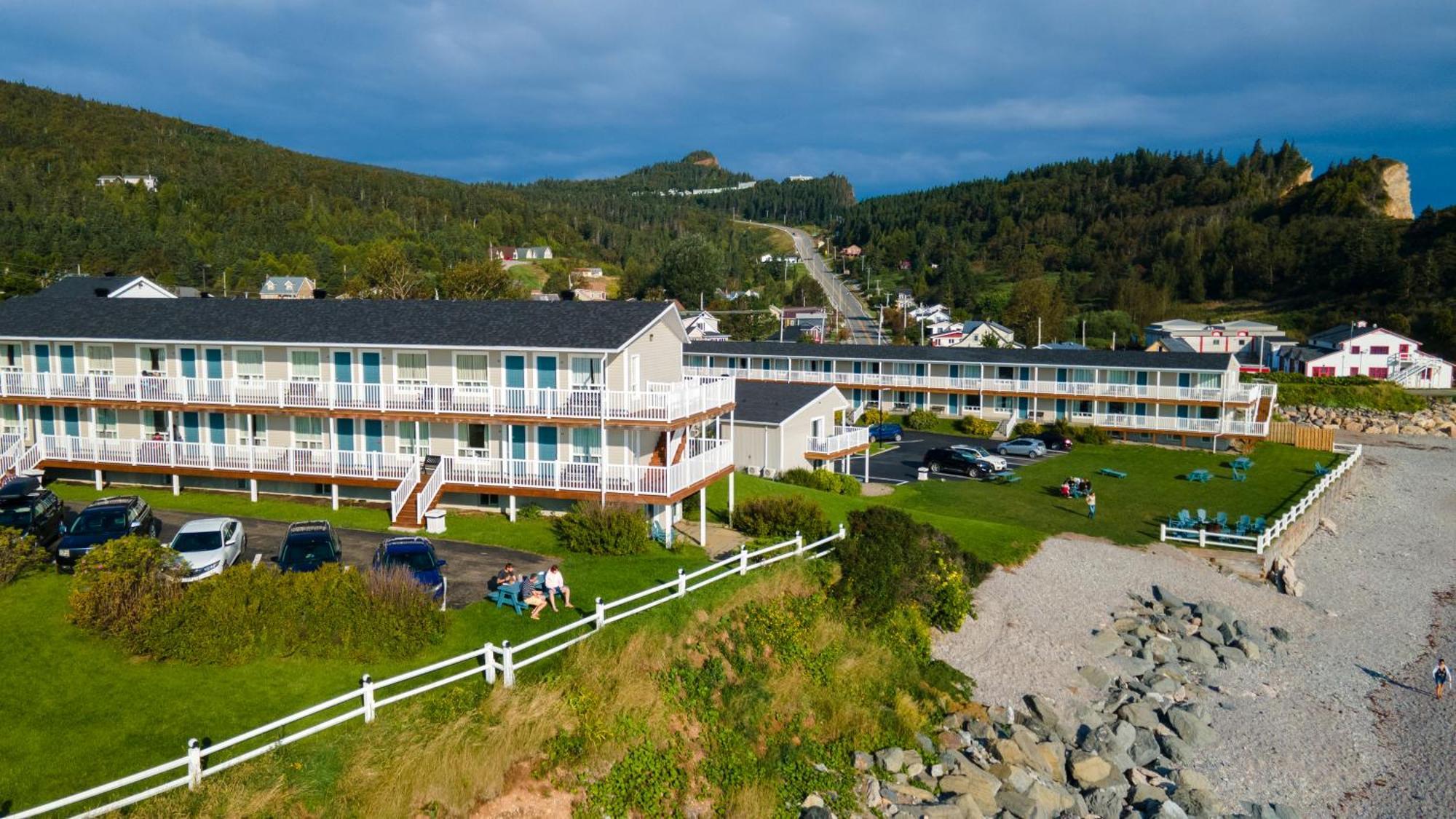 Hotel Les Trois Soeurs Perce Εξωτερικό φωτογραφία